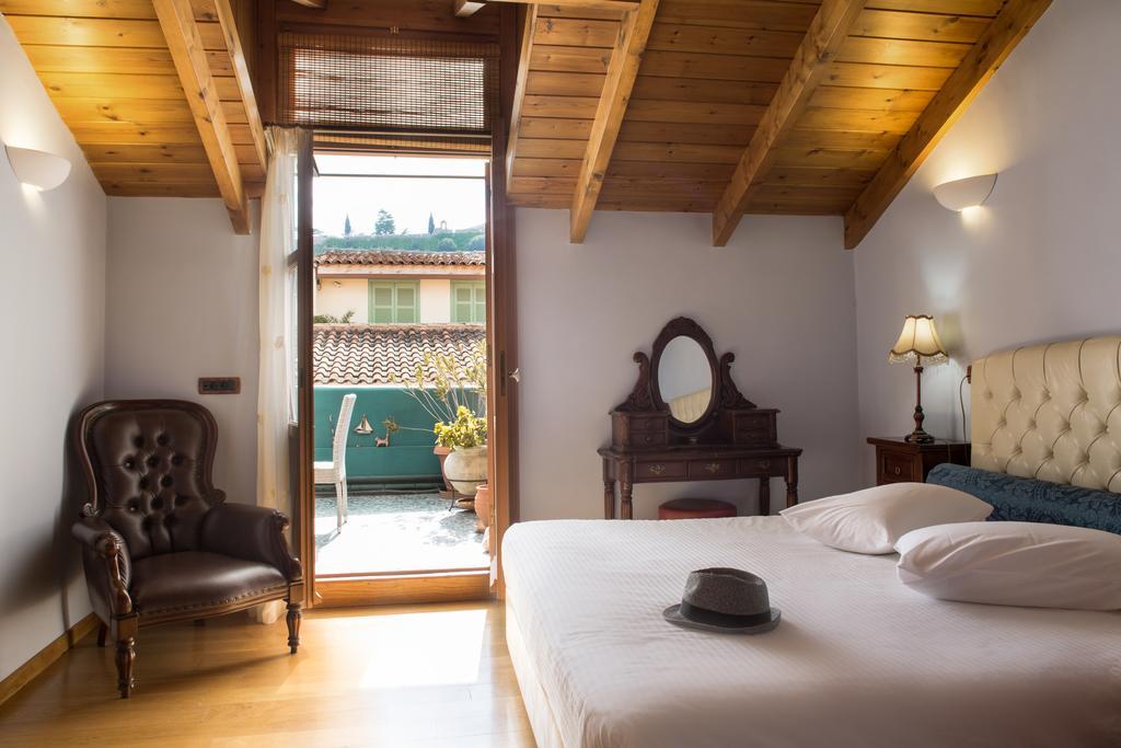 Kyveli Suites นาฟปลิโอ ห้อง รูปภาพ
