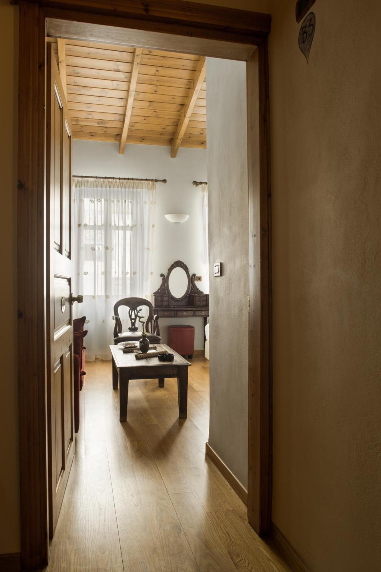 Kyveli Suites นาฟปลิโอ ห้อง รูปภาพ